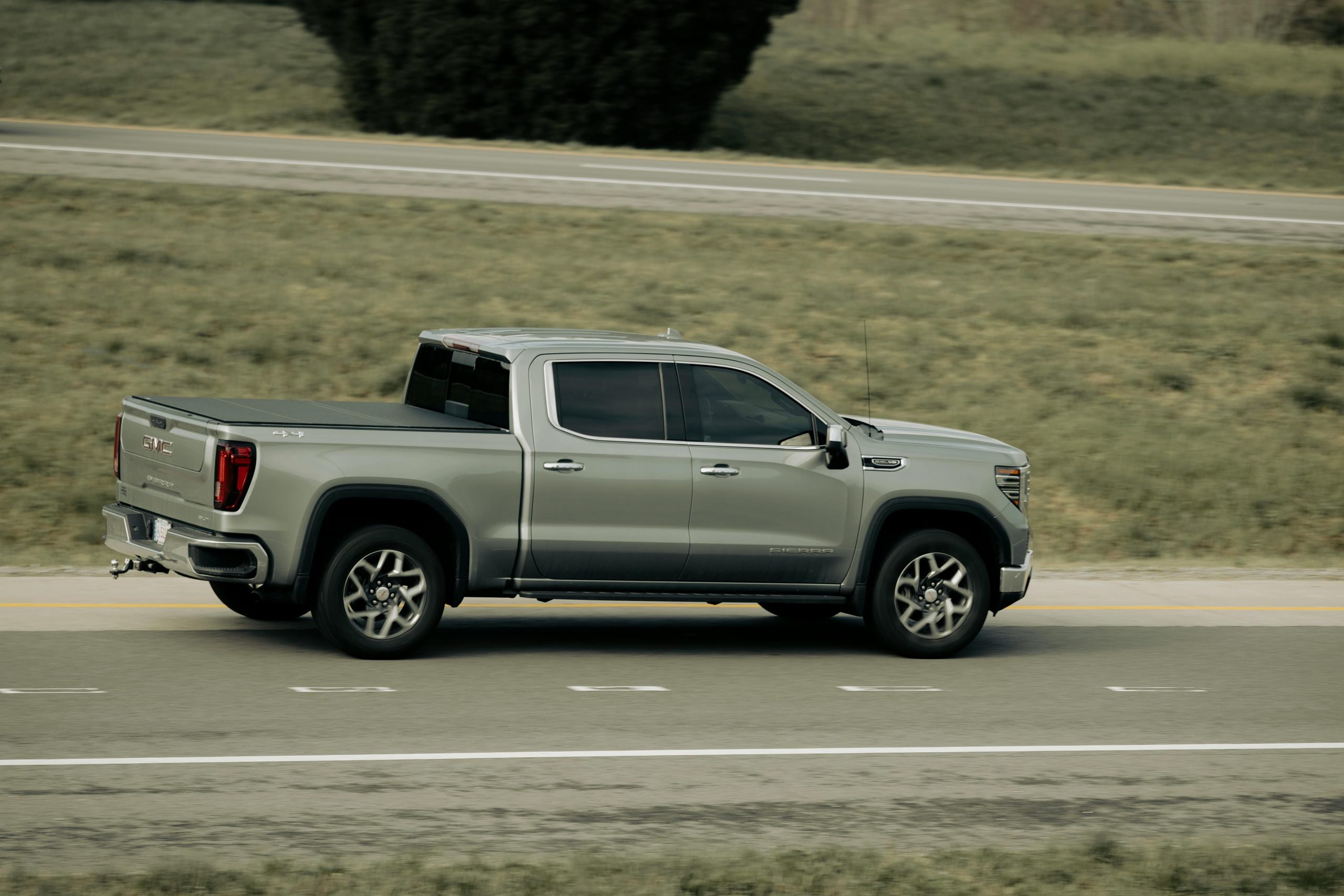 Truck driving with Retrax cover